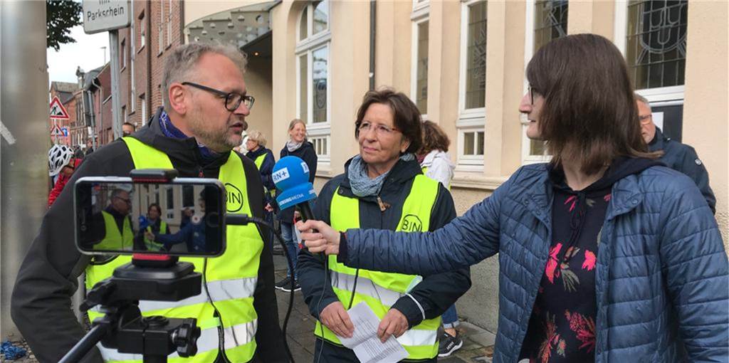 Nach Ratsentscheidung gegen Bürgerbegehren: „Manche Aussagen haben uns überrascht“ Redakteurin Andrea Wellerdiek (r.) mit dem BIN-Sprecher Axel Kersting und Vorstandsmitglied Ina Müller