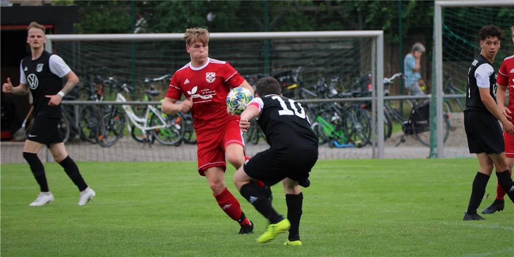 Ansage von Hullerns Fabian von Bobart: „An mir kommt eigentlich nix vorbei“ Fabian von Bobart ist trotz Positionswechsel Hullerns neuer Torgarant.
