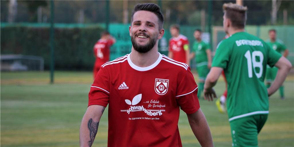 „Es könnten mehr sein“: Hullerns Neun-Tore-Mann Kösters und ein komischer Zufall Hatte zuletzt wieder allen Grund zur Freude: Hullerns Stürmer Michael Kösters erzielte gegen Lenkerbeck seine Tore sechs bis neun.