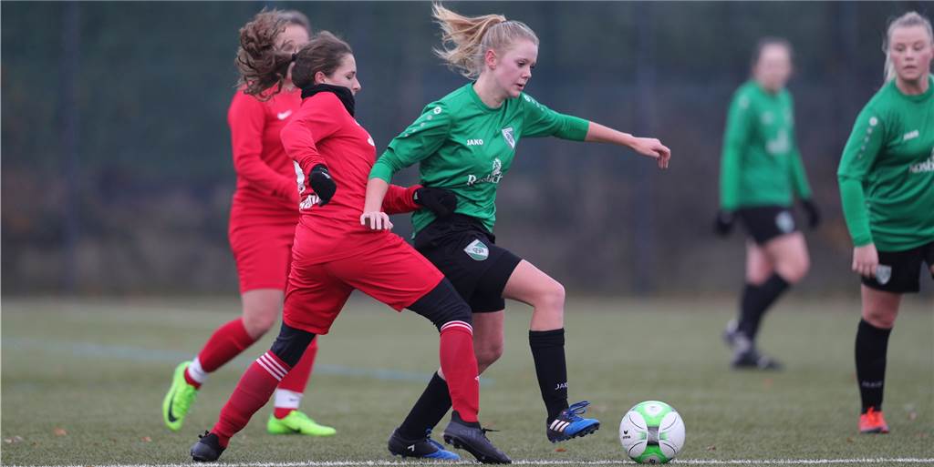 PSV Bork wieder in der Außenseiterrolle – schwerwiegender Ausfall droht Sophie Waßmann (r.) wird dem PSV Bork nicht zur Verfügung stehen.