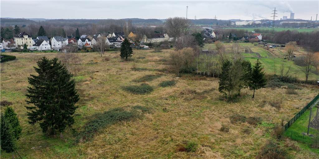 Neues Baugebiet Sedanstraße in Lünen-Süd nimmt langsam Form an Auf der Brachfläche zwischen Sedanstraße, Saarbrücker Straße und Kanal soll ein neues, klimafreundliches Wohngebiet entstehen.