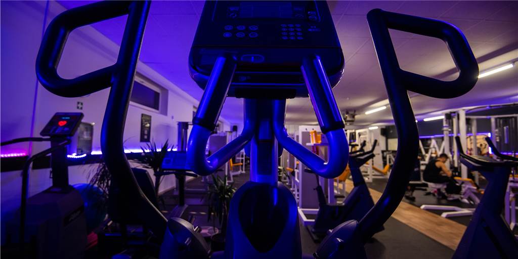 Corona-Regeln im Fitness-Studio - Maske tragen? „Musst du hier nicht“ Ein Dortmunder Fitnessstudio-Betreiber steht wegen seines Umgangs mit den Corona-Maßnahmen in der Kritik. (Symbolbild)