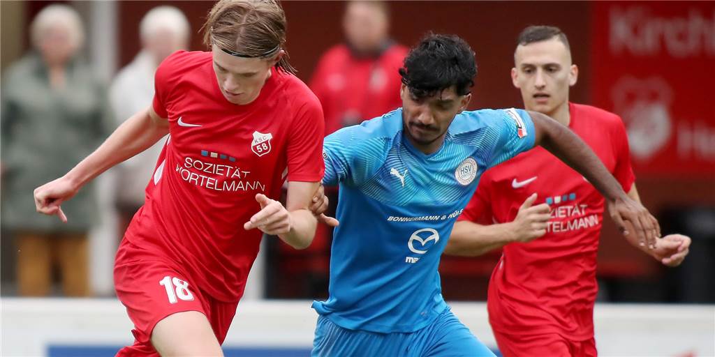 Krankenwagen-Einsatz und Horror-Start im Derby zwischen Kirchhörder SC und Hombrucher SV Finn Serocka (l.) erzielte das 1:0 für den Kirchhörder SC.