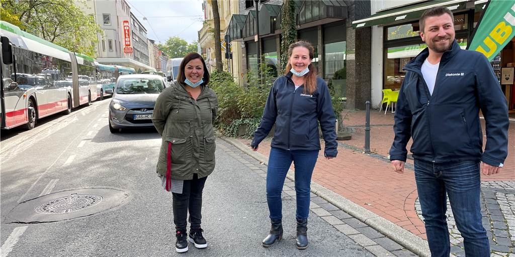 Die Engel im Castroper Verkehrschaos: Weil die Polizei nicht kam, regelten Katharina Krees, Nicole Chrobok und Robin Wöhlke den Verkehr. Ganz stark, findet unser Autor – und stellt der Polizei ein schlechtes Zeugnis aus.