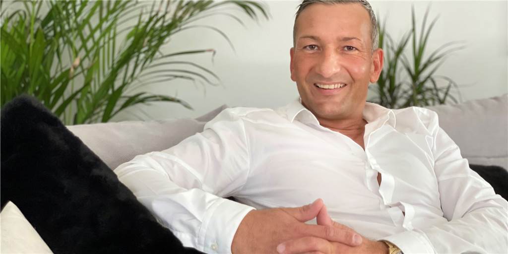 Wofür Frauen Callboy Kevin buchen - außer Sex Kevin arbeitet nebenberuflich als Callboy - nicht immer buchen ihn seine Kundinnen aber für sexuelle Abenteuer.
