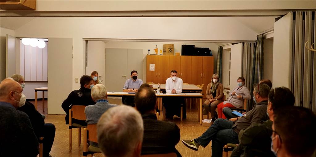„Deuten verein(t)“ kritisiert stockenden Breitbandausbau im Stadtteil Überraschend viele Deutener kamen am Montagabend zur Stadtteilkonferenz ins Pfarrheim.
