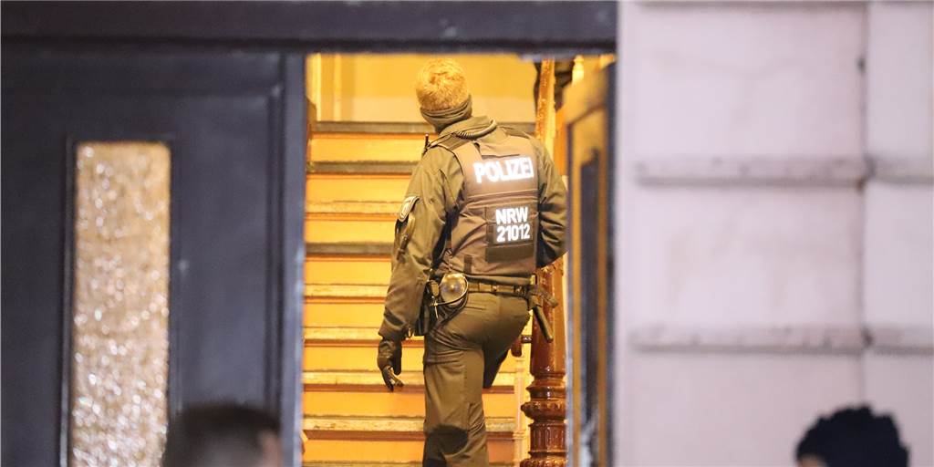 Terror-Finanzierung: Mehrere Gebäude in Dortmund bei Großrazzia durchsucht In mehreren NRW-Städten fand am Mittwochmorgen eine Razzia gegen die organisierte Kriminalität statt. Einer der Einsatzschwerpunkte war Wuppertal (im Foto). In Dortmund wurden drei Gebäude durchsucht.