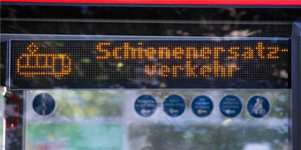 Bahnstrecke ab Freitag gesperrt: Diese Züge fallen zwei Wochen lang aus Busse pendeln ab Freitag zwischen sieben Bahnhöfen: Betroffen sind die Hauptbahnhöfe in Dortmund und Hamm und fünf kleinere Stationen: In Dortmund sind es Kurl und Scharnhorst, in Kamen die Bahnhöfe Mitte und Methler und in Hamm der Haltepunkt Nordbögge.