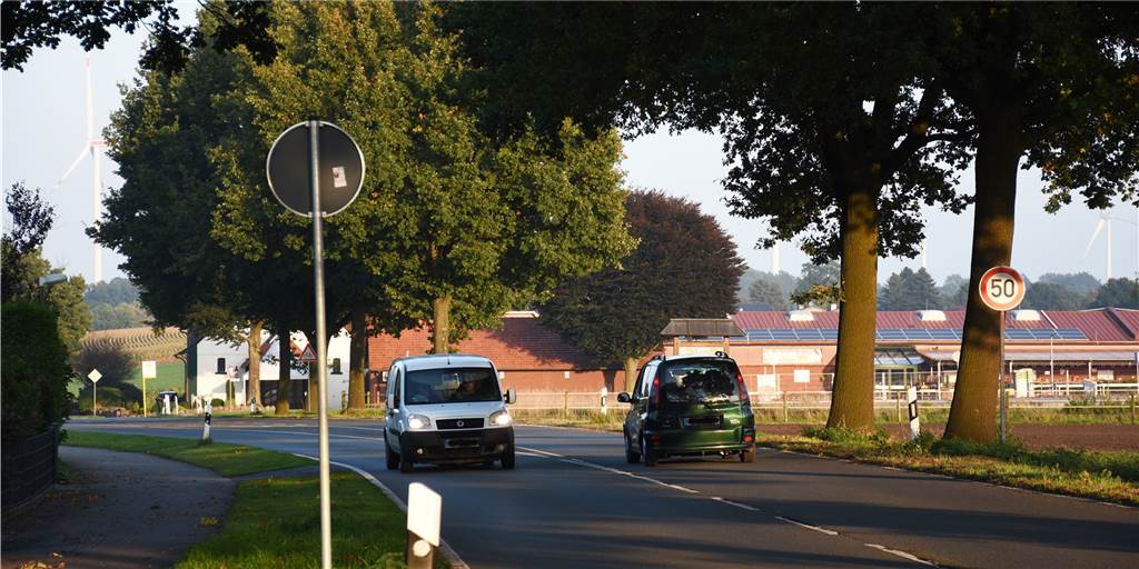 Tempo-50-Regelung in Lavesum beschränkt - Anwohner enttäuscht Erst wenige hundert Meter vor dem Hof Hagedorn in Fahrtrichtung Sythen muss das Tempo auf 50 reduziert werden.