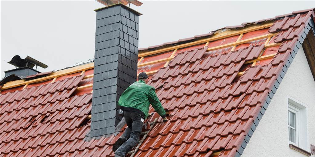 Dach-Haie schocken Ehepaar – Handwerksexperte warnt vor Überrumpelung Dach-Haie waren offenbar kürzlich wieder im Kreis Unna unterwegs: In Fröndenberg klingelten die Handwerker bei Hauseigentümern und boten spontan an, ihr Dach zu reparieren.