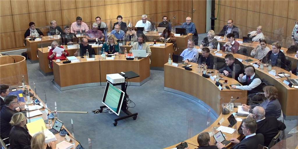 Wie sich ein Ratsmitglied den Platz in der ersten Reihe „erkaufen“ wollte Wie sich ein Ratsmitglied den Platz in der ersten Reihe „erkaufen“ wollte