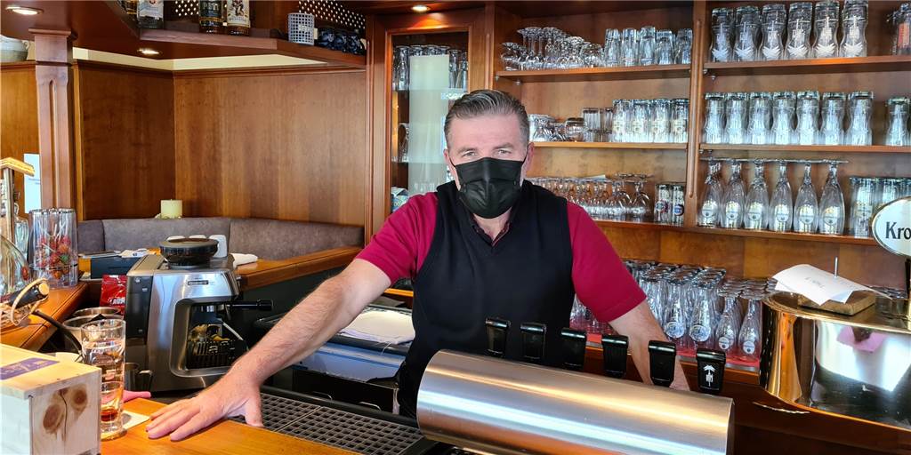 Restaurants in Werne: Preiserhöhung ist nur noch eine Frage der Zeit Sanimir Cufurovic ist Pächter der Hornemühle. Seine Frau Zerine und seine SSanimir Cufurovic ist Pächter der Hornemühle. Seine Frau Zerine und seine Söhne Anil und Haris unterstützen ihn.öhne Anil (l.) und Haris (r.) unterstützen ihn.