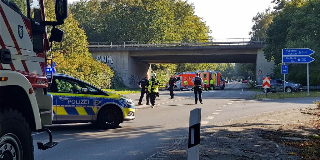 Unfall in Haltern: Motorradfahrer in Lebensgefahr - Sperrung aufgehoben Unfall in Haltern: Motorradfahrer in Lebensgefahr - Sperrung aufgehoben