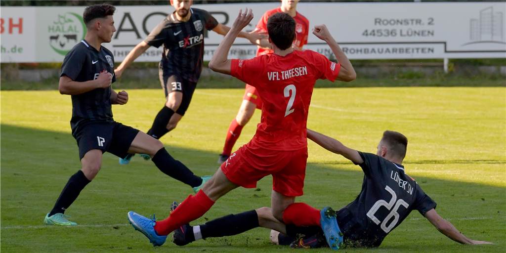 Lucky Punch in der Nachspielzeit: Lüner SV baut Erfolgsserie weiter aus Das Spiel zwischen dem Lüner SV und dem VfL Theesen war bis in die Schlusssekunden umkämpft.