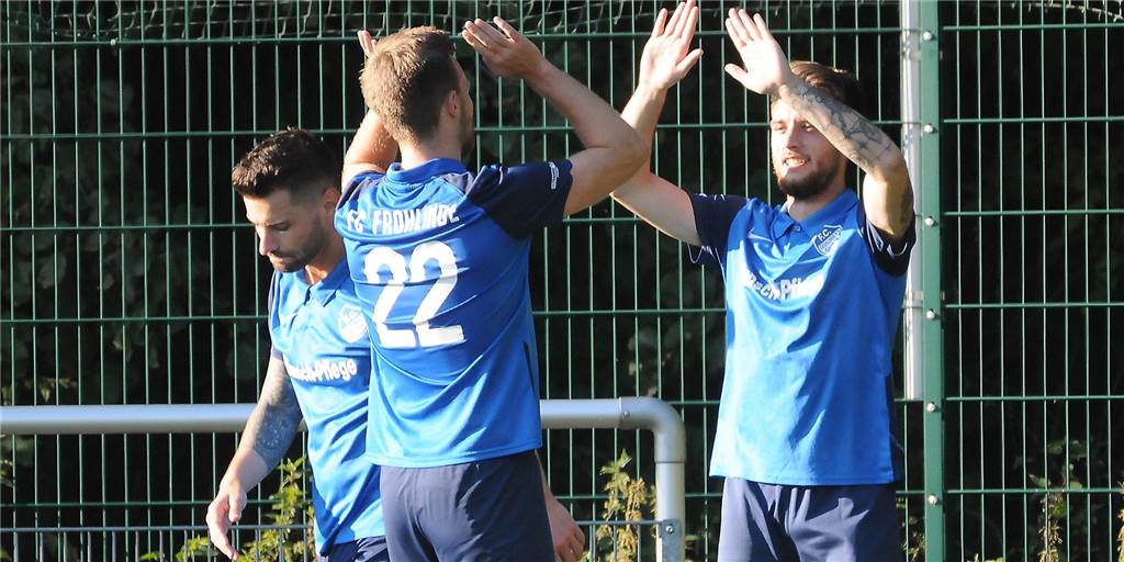 FC Frohlinde: Trainer Thimm verdient sich nach Sieg gegen DJK Wattenscheid einen Kuss FC Frohlinde: Trainer Thimm verdient sich nach Sieg gegen DJK Wattenscheid einen Kuss