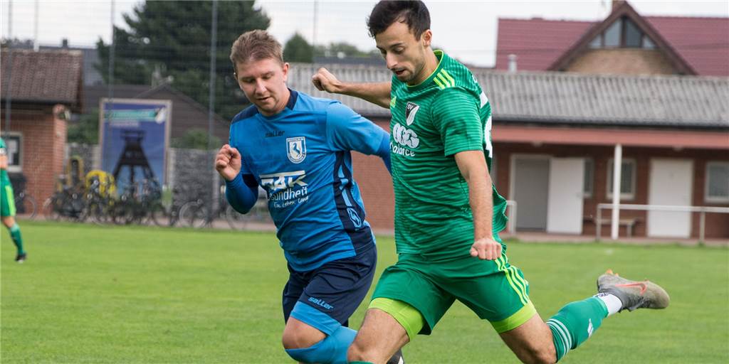 Zwei Dreierpacks: Lippramsdorf trifft gegen Genclikspor sieben Mal Lippramsdorfs Giacomo Lopez-Fernandez trat gegen Genclikspor Recklinghausen zwei Mal zum Elfmeter an.