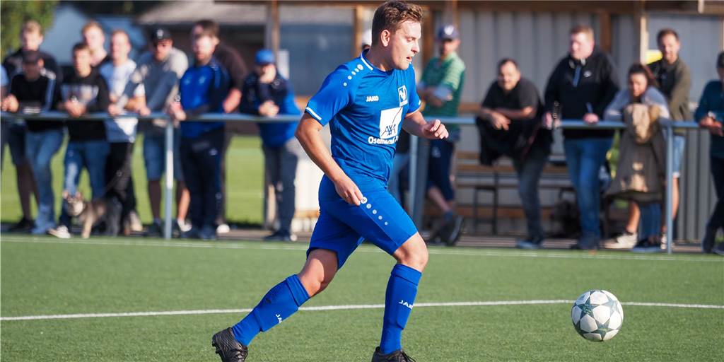 Linden gegen Linden im Halterner Derby: „Da musste ich erstmal durchatmen“ Sythens Mats Linden spielte beim Derby gegen den ETuS Haltern zum ersten Mal gegen seinen Vater Thomas Linden.