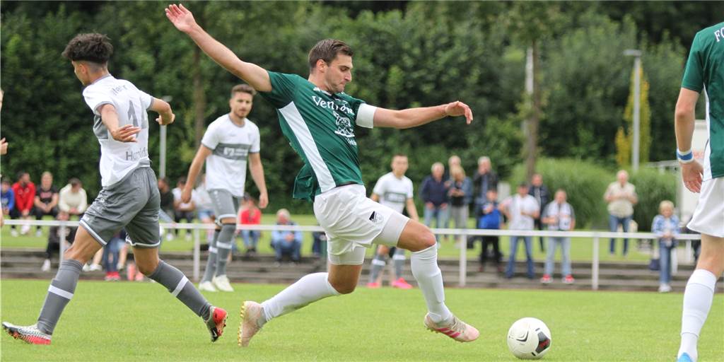 Nils Venneker (r.) fehlt aktuell noch gesperrt.