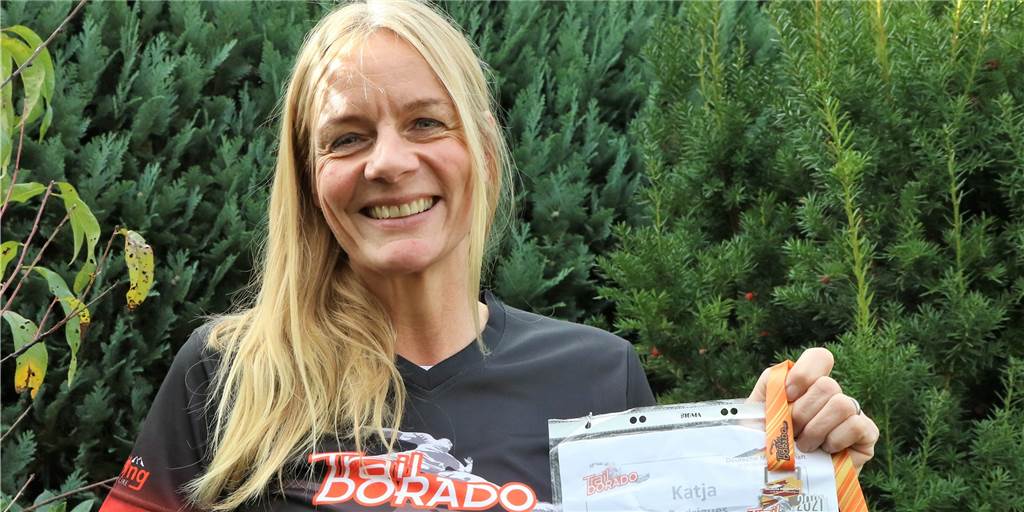 82,2 Kilometer beim 24-Stunden-Traillauf: Halternerin trotzt Stürzen und Erschöpfung Hat sich ihre Medaille redlich verdient: Katja Rodriges nahm zum ersten Mal an einem 24-Stunden-Traillauf teil.