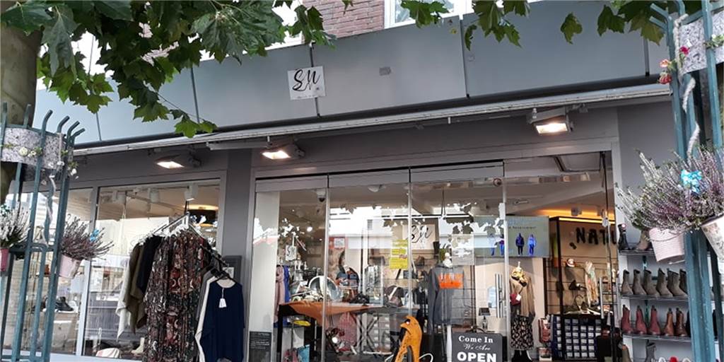 Halterner Händler suchen Arbeitskräfte: „Ich gebe die Hoffnung nicht auf“ Auch das Schuhgeschäft „Shoes & More“ ist aktuell auf Mitarbeitersuche in Haltern am See.