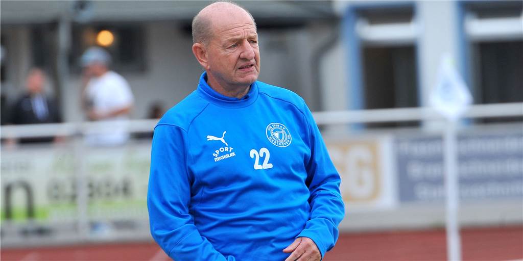 Lothar Huber und seine Rückkehr zum Kirchhörder SC - als Tabellenführer Lothar Huber und seine Rückkehr zum Kirchhörder SC - als Tabellenführer