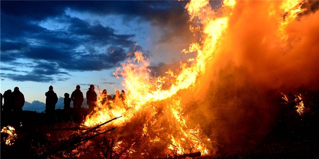 NABU: Gemeinde soll weniger Osterfeuer genehmigen NABU: Gemeinde soll weniger Osterfeuer genehmigen