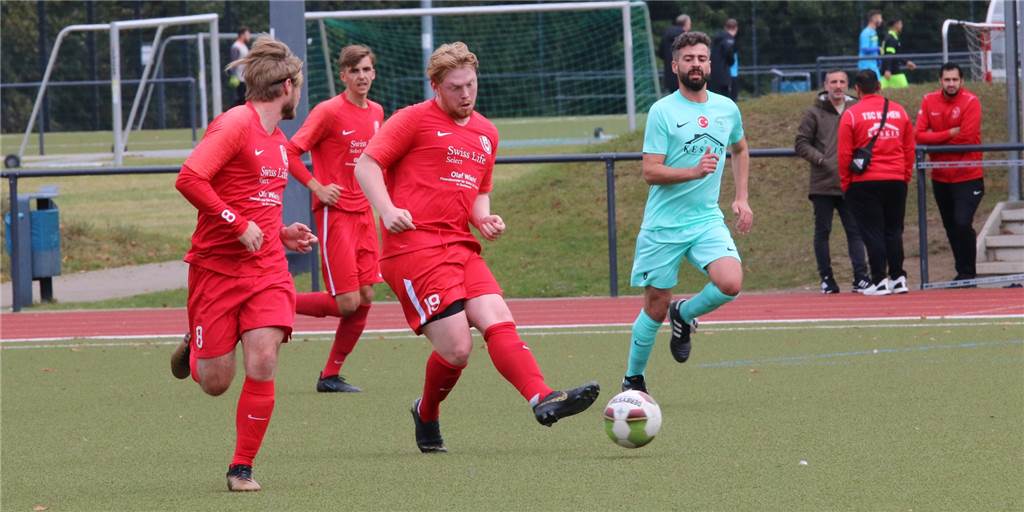 Unna hält Kurs: RWU-Coach lässt sein Team komplett durchspielen Unna hält Kurs: RWU-Coach lässt sein Team komplett durchspielen