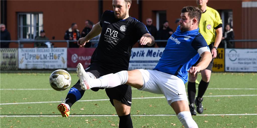 Fast zehn Gegentore: FC Frohlinde bekommt volle Lotte einen eingeschenkt Frohlindes Kapitän Alexander Sude (r.) klärt gegen Horsthausens mehrfachen Torschützen Sven Jubt.