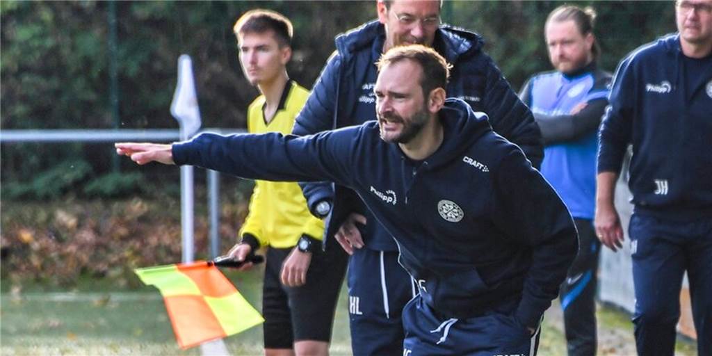 Sieben Spiele, fast 100 Fotos - die Fußball-Impressionen vom Wochenende Auch Horsthausens Landesliga-Trainer Marc Gerresheim bot sich unserem Fotografen am achten Spieltag im Spiel gegen den FC Frohlinde als Motiv an.