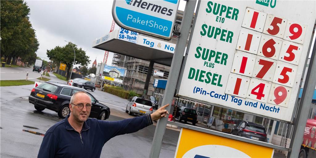 Die Preise steigen und steigen: Immer mehr Niederländer tanken bei Tankstellenbetreiber Klaus Dicks in Südlohn.  