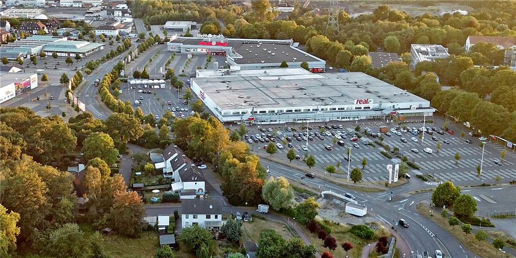 Globus schult 140 Castrop-Rauxeler Mitarbeiter und kündigt großen Umbau an Der Real an der Siemensstraße in Habinghorst wird von vielen Kunden angesteuert. Globus hat sich entschieden, den Markt zu übernehmen.