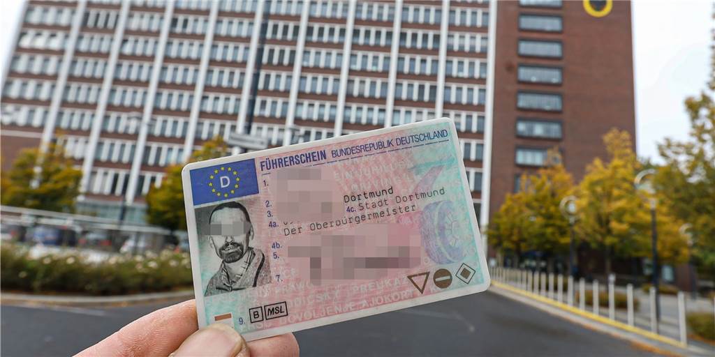 Neuer Führerschein: Für Zehntausende Dortmunder drängt die Zeit Neuer Führerschein: Für Zehntausende Dortmunder drängt die Zeit