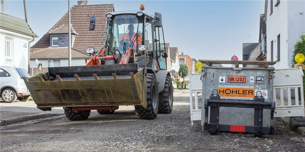 Straße in Ickern droht Vollsperrung in bestimmten Abschnitten Die Lakestraße wird derzeit saniert. 380.000 Euro kostet die Maßnahme. Anwohner müssen zeitweise mit Vollsperrungen rechnen.