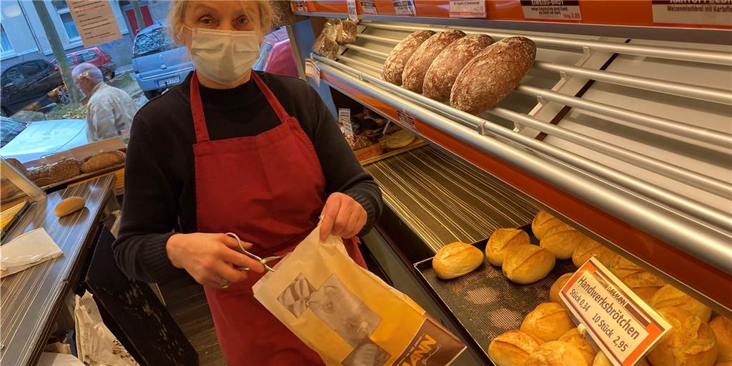 Steigende Preise: Kostet ein Brötchen bald 1 Euro? Annemarie Dahlmann möchte die Preise für Brötchen in der Bäckerei Dahlmann im Dortmunder Norden nicht erhöhen.