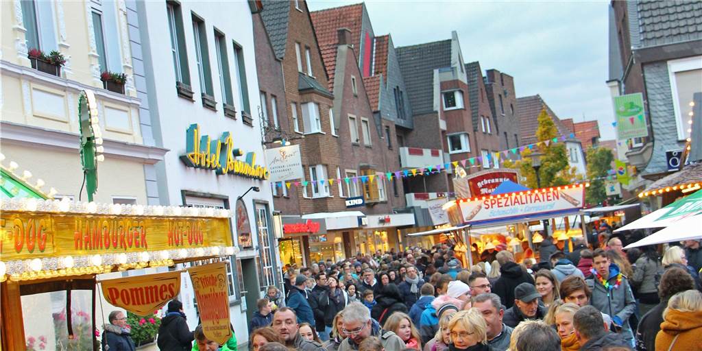 Nach fast zwei Jahren erstmals wieder verkaufsoffener Sonntag in Werne Zur Sim-Jü-Kirmes (hier ein Archivbild) gibt es wieder einen verkaufsoffenen Sonntag und damit den ersten seit fast zwei Jahren.