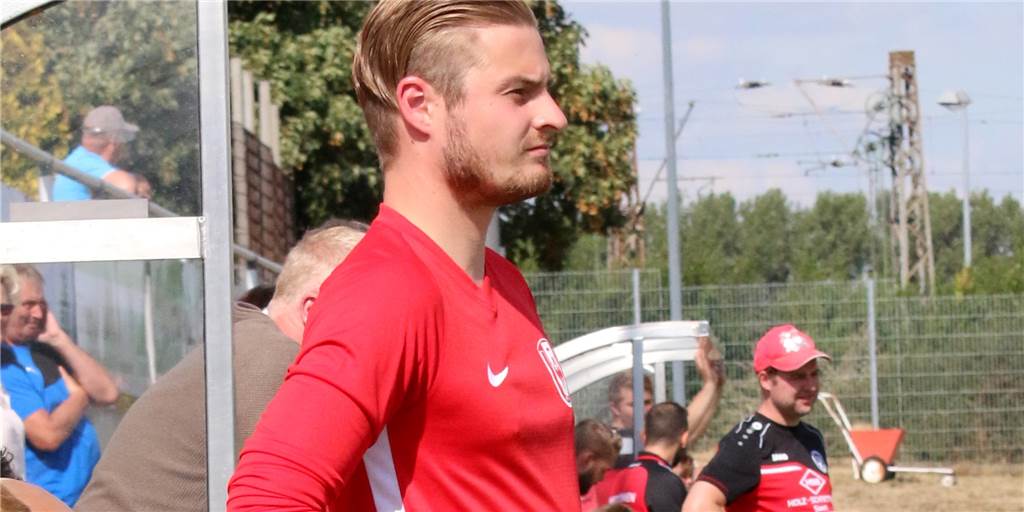RWU-Futsaler Tim Richter sondiert mit Königsborn-Rumpftruppe und teilt gegen den Fußball aus RWU-Futsaler Tim Richter sondiert mit Königsborn-Rumpftruppe und teilt gegen den Fußball aus