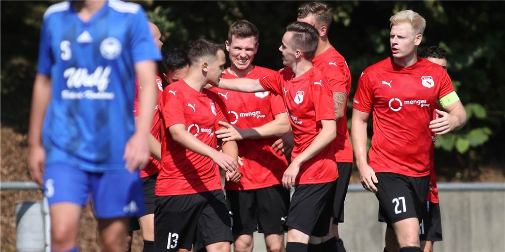 Huckarde-Spieler versorgt sein Team mit Früchten aus Castrop-Rauxel Huckarde-Spieler versorgt sein Team mit Früchten aus Castrop-Rauxel