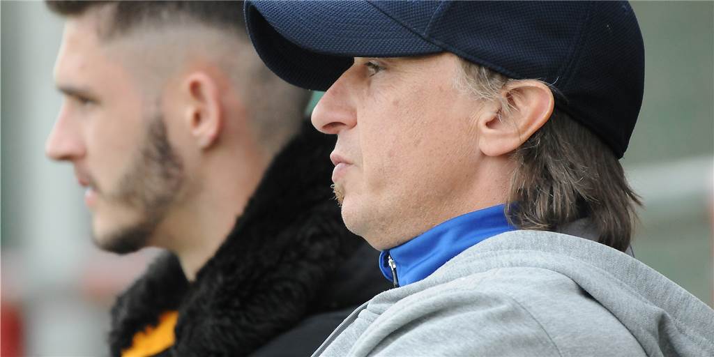 Stressiger Tag für FC-Trainer Michael Wurst: Erst Bezirksliga, dann Bundesliga Vor FC-Trainer Michael Wurst liegt ein stressiger Sonntag.