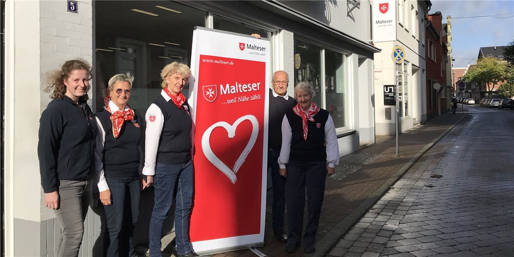 Hilfsorganisation hat erstmals ihre eigene Geschäftsstelle in Dorsten Die Dorstener Malteser-Stadtbeauftragte Andrea Schreiber (Mitte) und ihr ehrenamtliches Team haben jetzt in der Ursulastraße 5 (gegenüber vom St. Ursula-Gymnasium) eine eigene Geschäftsstelle.