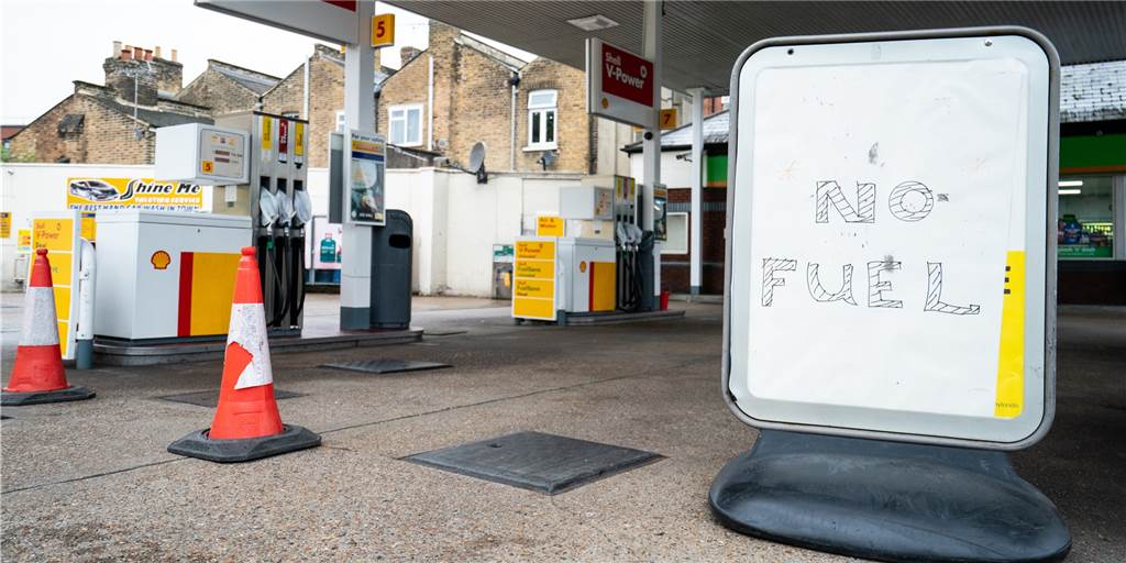 Mangel an Berufskraftfahrern: Deutschland drohen britische Verhältnisse In Großbritannien wurde zu Monatsbeginn Benzin knapp, weil die ausländischen Tankwagenfahrer das Land verlassen mussten.