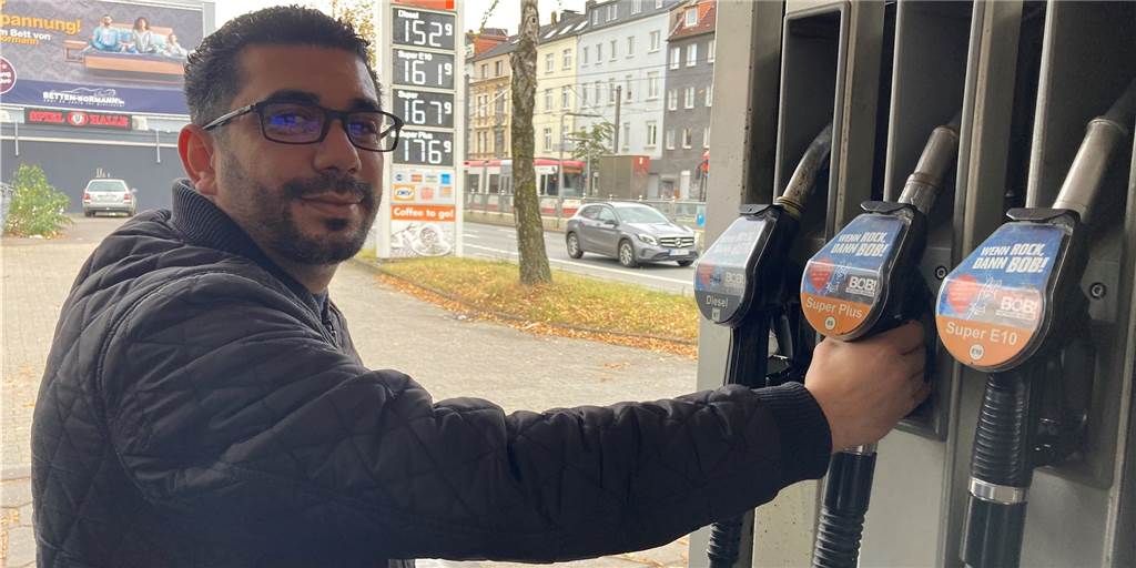 Viele Menschen sind auf ihr Auto und damit auch auf Sprit angewiesen. So auch Walid Chicha. Er fürchtet, dass die Preise weiter steigen.