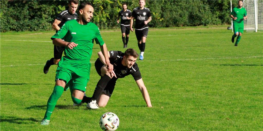 SV Stockum spielt mit kompletter Abwehrmannschaft - Rote Karte leitet Pleite ein SV Stockum spielt mit kompletter Abwehrmannschaft - Rote Karte leitet Pleite ein
