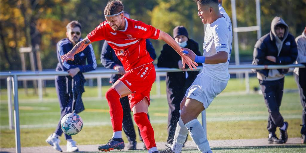 Türkspor Dortmund lässt die Muskeln spielen und fegt den Spitzenreiter vom Platz Türkspor Dortmund lässt die Muskeln spielen und fegt den Spitzenreiter vom Platz