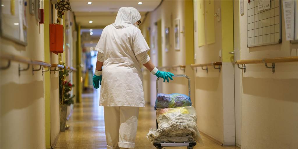 Corona-Angst geht auch unter Geimpften um: Fallzahlen explodieren, auch mehr geimpfte Tote Corona-Angst geht auch unter Geimpften um: Fallzahlen explodieren, auch mehr geimpfte Tote