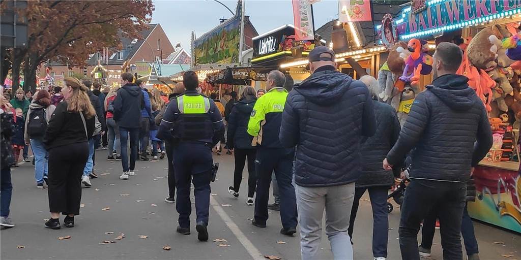 Die Polizei zieht zwar ein positives Zwischenfazit zur Sim-Jü-Kirmes in Werne. Sie stellte aber auch Strafanzeigen.