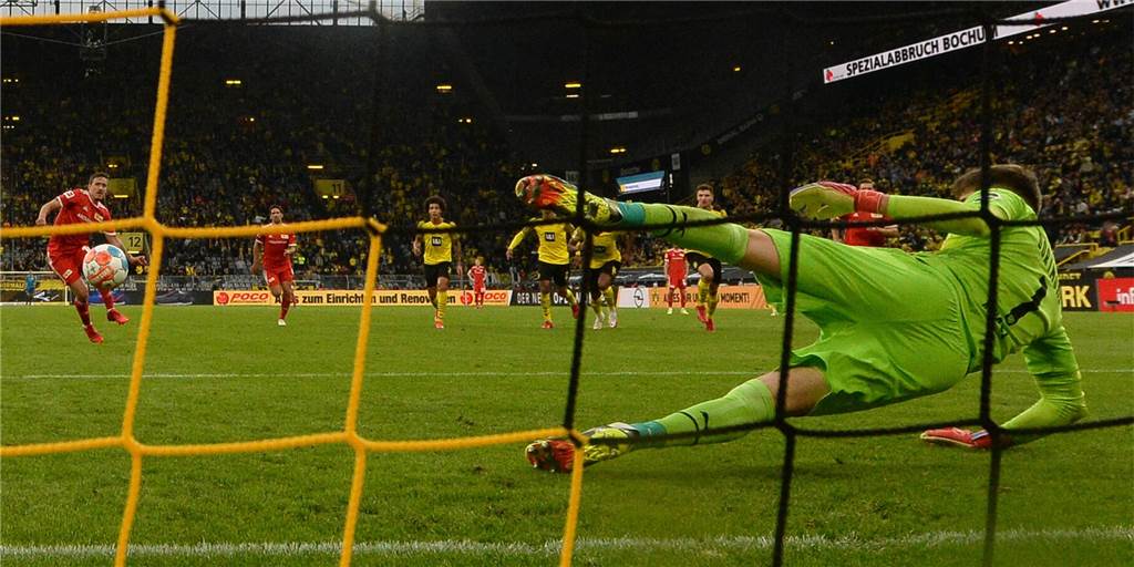 Der BVB und gegnerische Elfmeter - eine Geschichte ohne Happy End? Der BVB und gegnerische Elfmeter - eine Geschichte ohne Happy End?