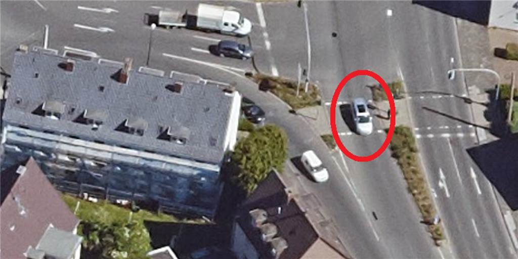 Unfall am Engelsburgplatz: Fußgängerampel soll Grünlicht gezeigt haben Der böse Unfall, bei dem ein 13-jähriges Mädchen schwer verletzt worden ist, passierte da, wo wir das Auto mit einem roten Kreis markiert haben.