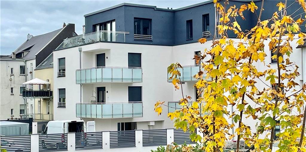 Entsteht hier Dortmunds teuerste Mietwohnung? Acht Wohnungen sind in diesem Neubau eines privaten Eigentümers bereits vermietet. Die 218 Quadratmeter große Penthouse-Wohnung in der Nähe des Phoenix-Sees in Dortmund ist aber noch zu vergeben.