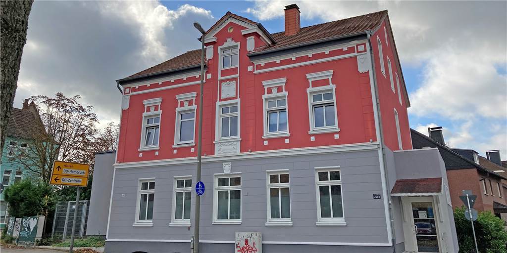 Fast ausgebucht: Dieses Gebäude in Barop ist ein Rettungsanker für wohnungslose junge Dortmunder Das Gebäude am Beilstück ist zum Rettungsanker für wohnungslose junge Menschen geworden. Es wurde komplett saniert samt neuem Außenanstrich.
