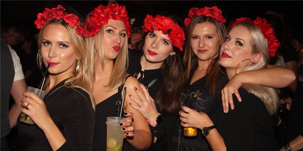 Hier 2G, dort 3G, anderswo kein G: Hier feiert Castrop-Rauxel Halloween Im Mythos in Habinghorst wird am Halloween-Abend eine 90er-Party gefeiert. Die Klapsmühle in Castrop macht eine Grusel-Party.